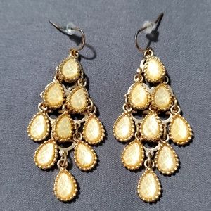 Estate - Gold Tone - Chandelier Dangle Fashion Earrings. Item - 554
